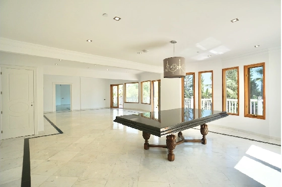 Villa in Benhavis(El Paraiso Alto) zu verkaufen, Wohnfläche 710 m², Klimaanlage, Grundstück 1700 m², 7 Schlafzimmer, 6 Badezimmer, Pool, ref.: CA-H-1914-AMBE-14