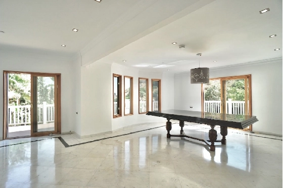 Villa in Benhavis(El Paraiso Alto) zu verkaufen, Wohnfläche 710 m², Klimaanlage, Grundstück 1700 m², 7 Schlafzimmer, 6 Badezimmer, Pool, ref.: CA-H-1914-AMBE-15