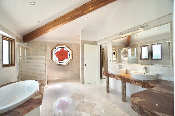 Villa in Benhavis(El Paraiso Alto) zu verkaufen, Wohnfläche 710 m², Klimaanlage, Grundstück 1700 m², 7 Schlafzimmer, 6 Badezimmer, Pool, ref.: CA-H-1914-AMBE-35