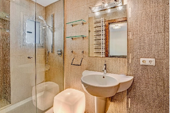 Villa in Benissa(Les Bassetes) zu verkaufen, Wohnfläche 290 m², Klimaanlage, Grundstück 600 m², 3 Schlafzimmer, 3 Badezimmer, ref.: CA-H-1863-AMB-12