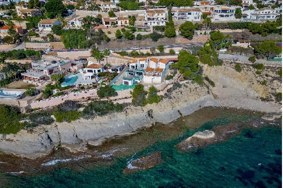 Villa in Benissa(Les Bassetes) zu verkaufen, Wohnfläche 290 m², Klimaanlage, Grundstück 600 m², 3 Schlafzimmer, 3 Badezimmer, ref.: CA-H-1863-AMB-30