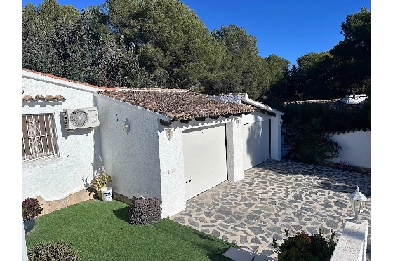 Villa in Moraira(La Sabatera) zu verkaufen, Wohnfläche 180 m², Klimaanlage, Grundstück 800 m², 3 Schlafzimmer, 1 Badezimmer, Pool, ref.: CA-H-1952-AMB-11