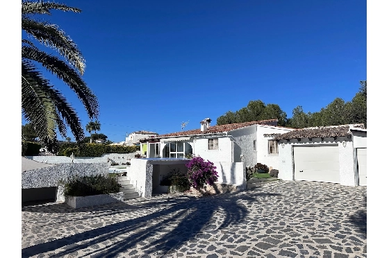 Villa in Moraira(La Sabatera) zu verkaufen, Wohnfläche 180 m², Klimaanlage, Grundstück 800 m², 3 Schlafzimmer, 1 Badezimmer, Pool, ref.: CA-H-1952-AMB-3
