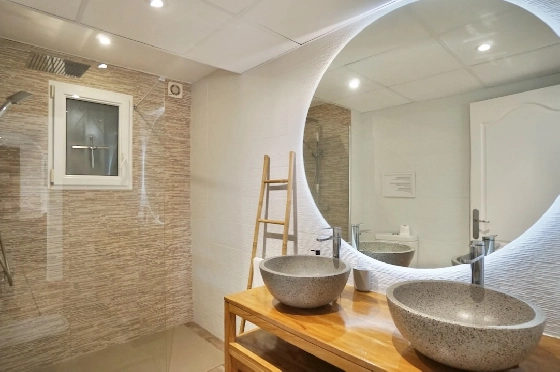 Villa in Moraira(Solpark) zu verkaufen, Wohnfläche 259 m², Klimaanlage, Grundstück 621 m², 6 Schlafzimmer, 4 Badezimmer, Pool, ref.: CA-H-1958-AMBE-30