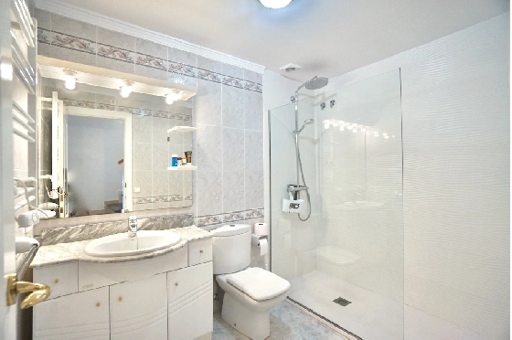 Apartment in Moraira(Moraira Centre) zu verkaufen, Wohnfläche 120 m², Klimaanlage, 2 Schlafzimmer, 1 Badezimmer, Pool, ref.: CA-A-1824-AMBI-25