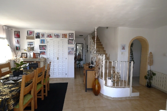 Villa in Benissa(Benissa Costa) zu verkaufen, Wohnfläche 161 m², Grundstück 829 m², 5 Schlafzimmer, 4 Badezimmer, Pool, ref.: CA-V-14169-11
