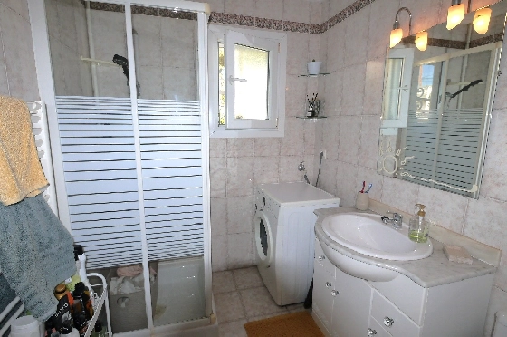 Villa in Benissa(Benissa Costa) zu verkaufen, Wohnfläche 161 m², Grundstück 829 m², 5 Schlafzimmer, 4 Badezimmer, Pool, ref.: CA-V-14169-23
