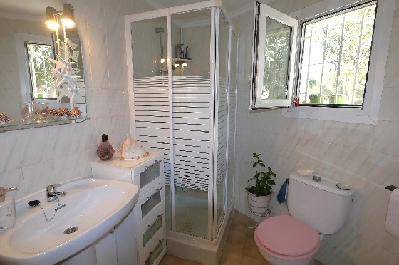 Villa in Benissa(Benissa Costa) zu verkaufen, Wohnfläche 161 m², Grundstück 829 m², 5 Schlafzimmer, 4 Badezimmer, Pool, ref.: CA-V-14169-24