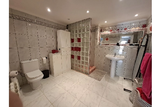 Villa in Benissa(Benissa Costa) zu verkaufen, Wohnfläche 161 m², Grundstück 829 m², 5 Schlafzimmer, 4 Badezimmer, Pool, ref.: CA-V-14169-32